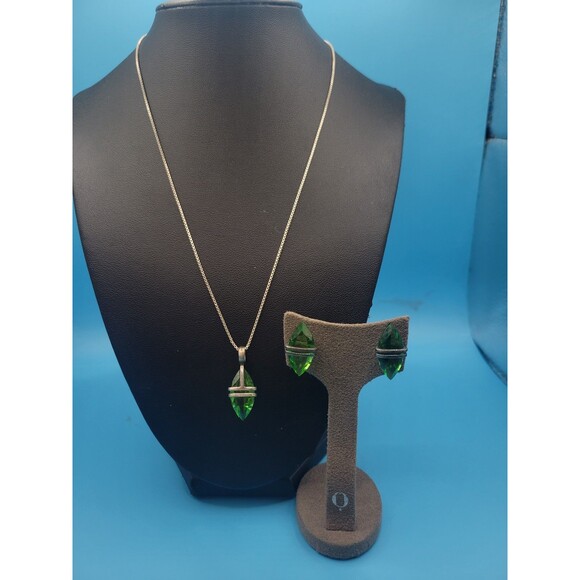 Vintage Sterling Silver Necklace & Earrings Set Kite-Shaped Green Stone